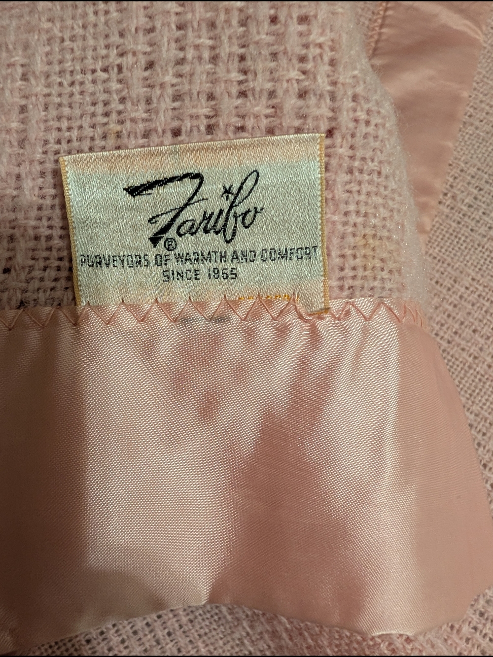 Vintage Pink Waffle weave Blanket with Satin Trim 65x89